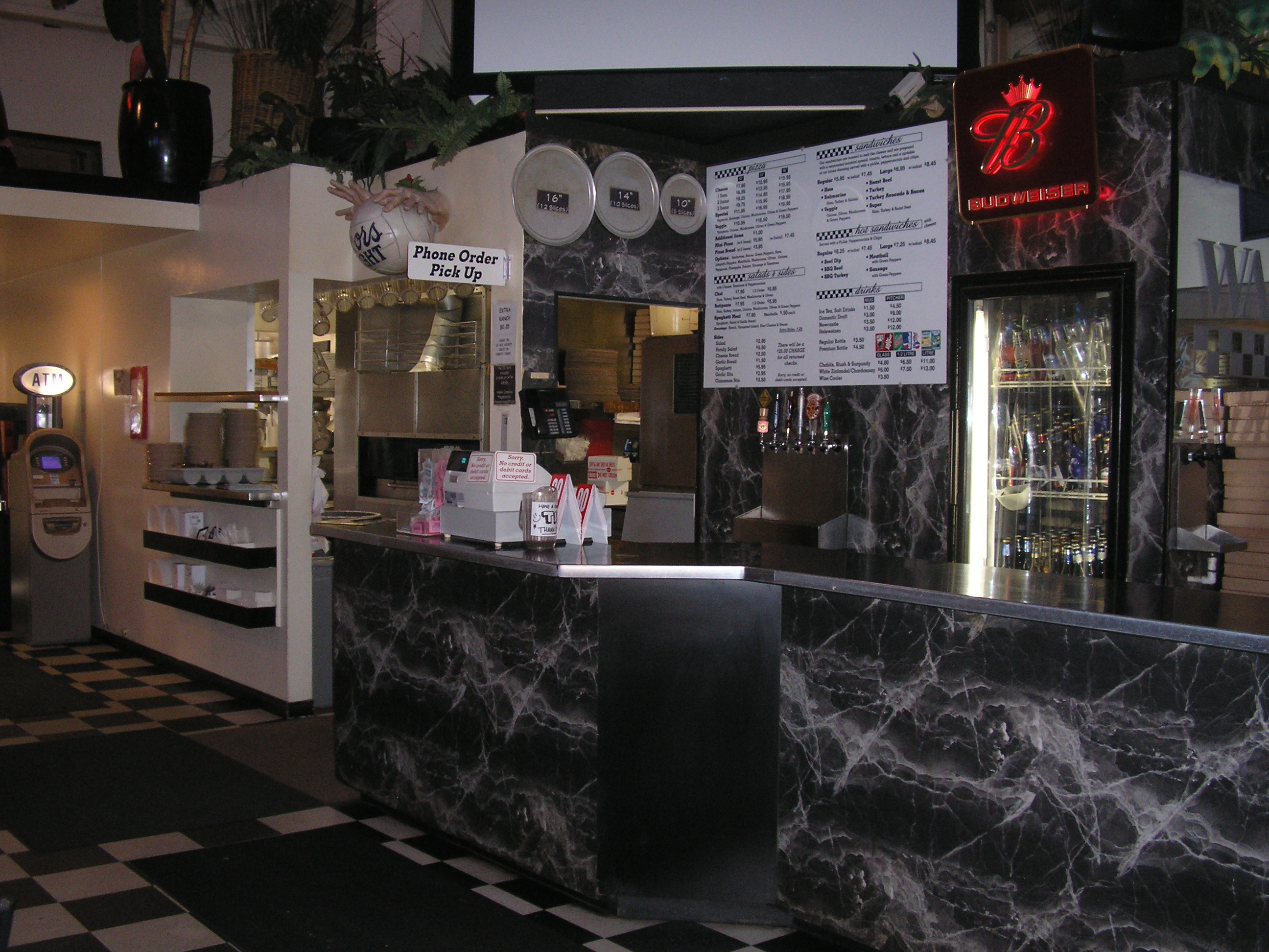 WAREHOUSEPIZZA001.jpg