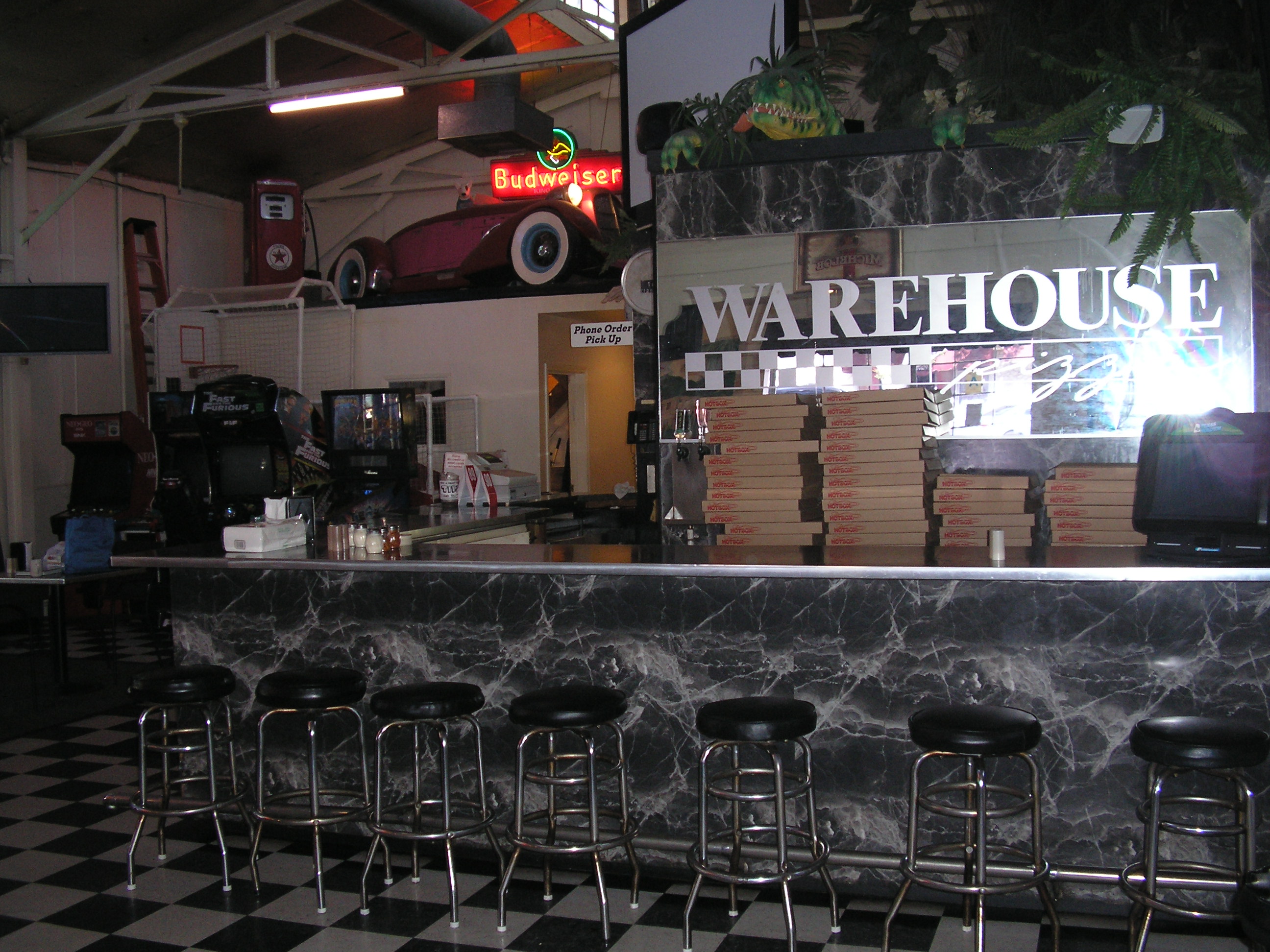 WAREHOUSEbar006.jpg